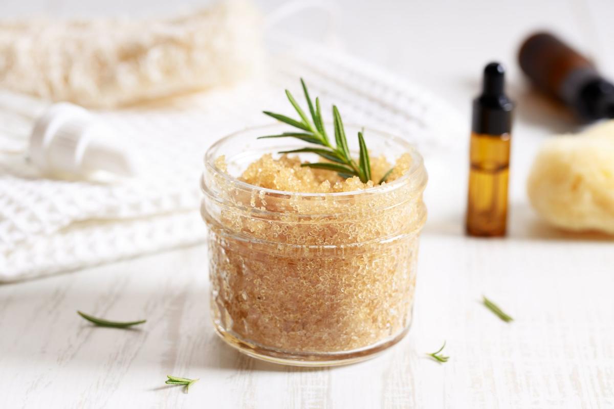 A mason jar of sugar scrub.